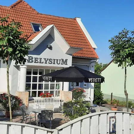 Belysium Panzio לינה וארוחת בוקר 3*